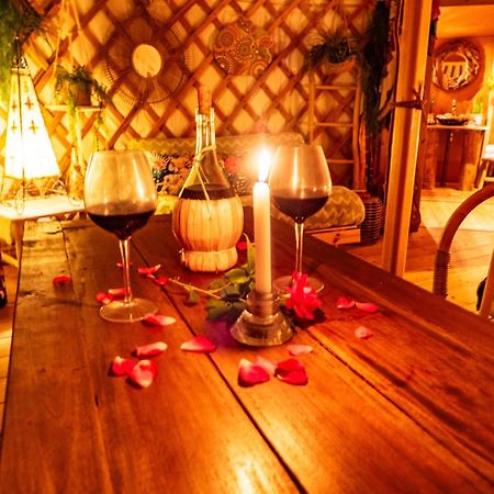 2 Cuori E 1 Yurta Glamping In Tuscany - Adults Only Asciano Zewnętrze zdjęcie
